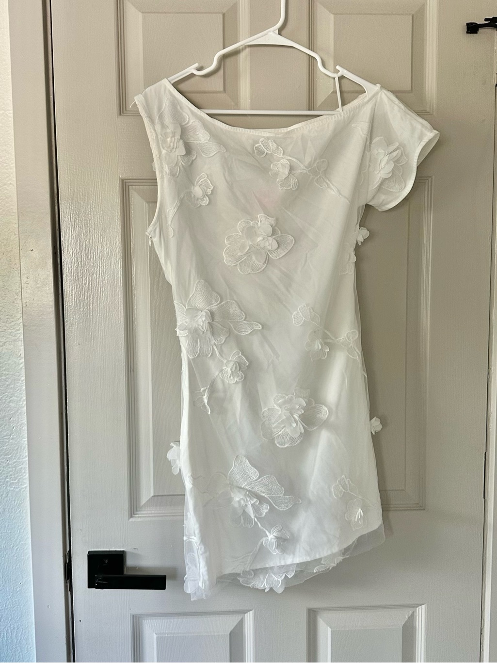 Suboo One-Shoulder White Floral Appliqu Mini Dress Size Small — image 5 of 5